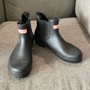Barely worn Hunter rain rubber boots
